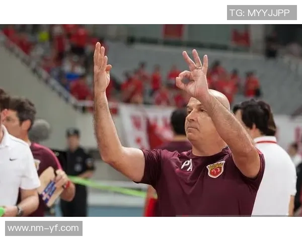 成都排球队盯防策略分析与比赛表现的得失探讨 成都排球队盯防策略分析与比赛表现的得失探讨